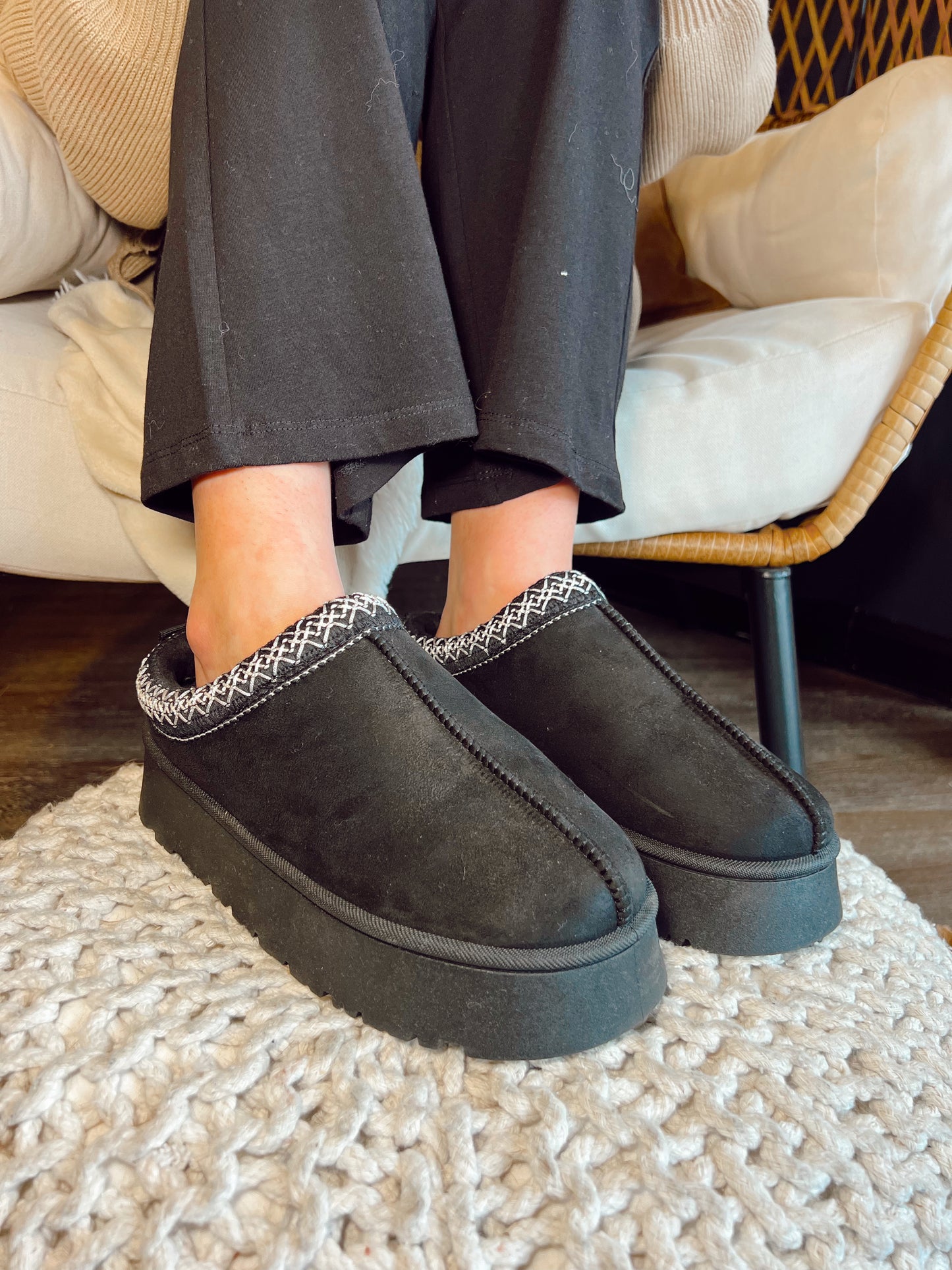 Raven Platform Slippers