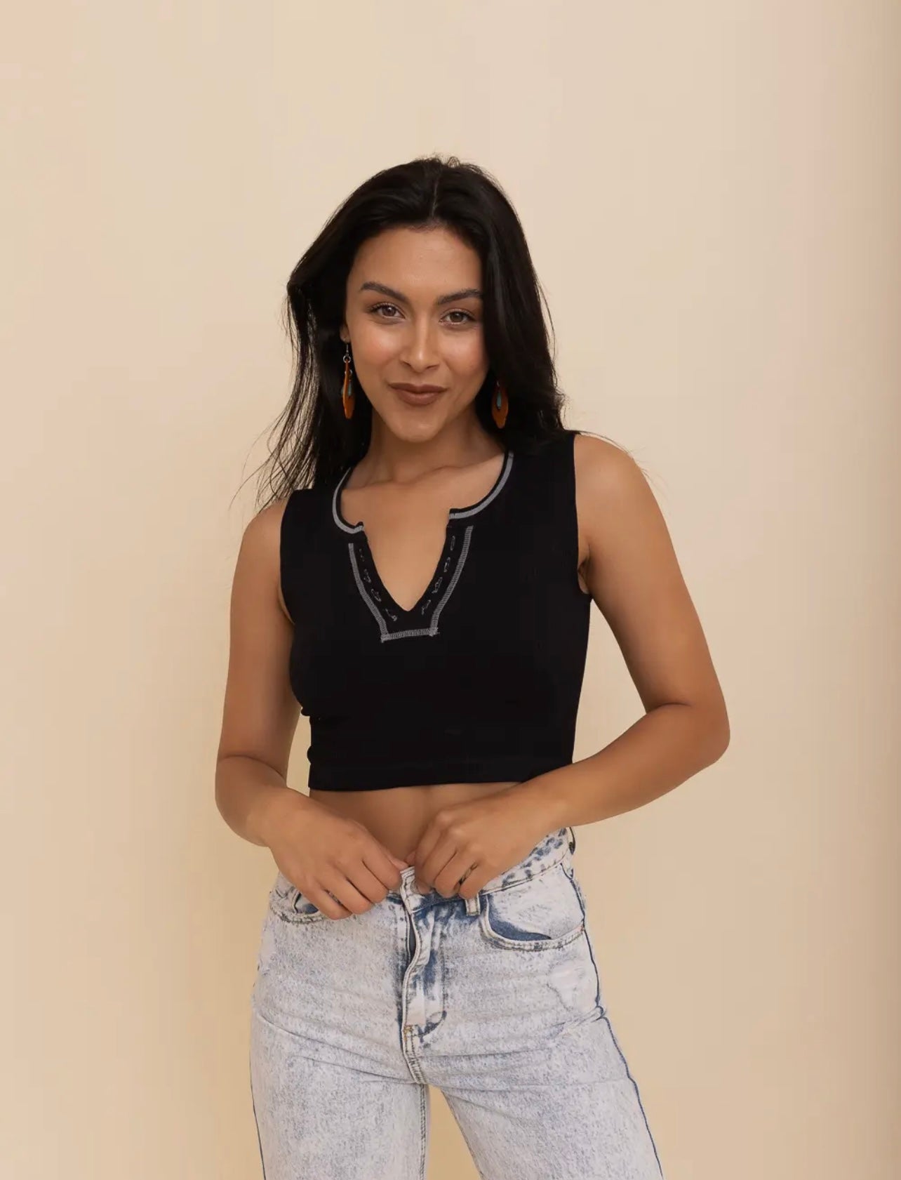 Essential Tank BLACK